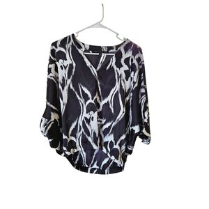 White‎ House Black Market Black and White Blouse